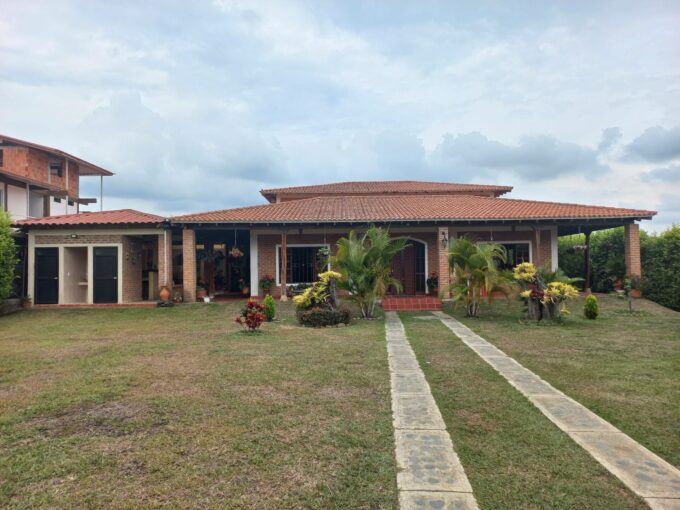 SANTA ELENA | CASA CAMPESTRE