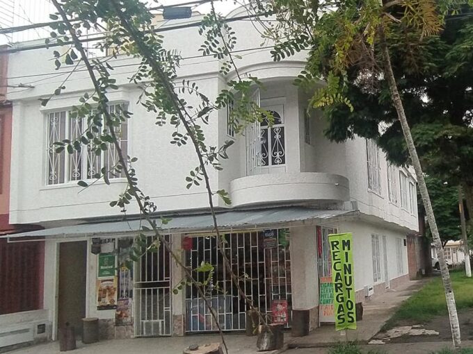 CASA MULTIFAMILIAR ESQUINERA | EN VENTA | PALMIRA | BARRIO PETRUC