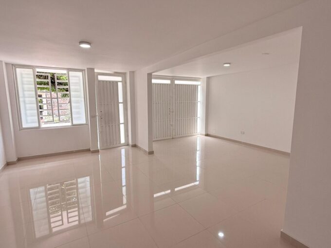 SANTA ANA | CASA MODERNA